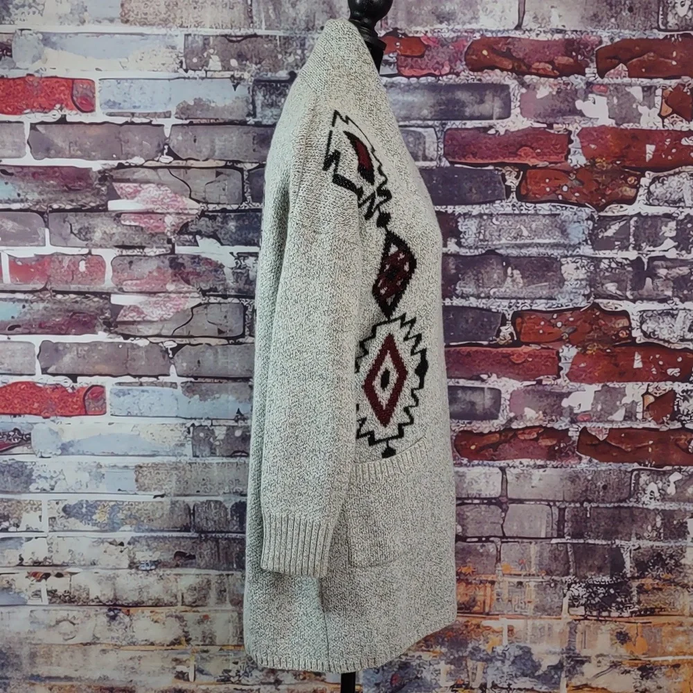 Debut Southwestern Aztec Pattern Cardigan Sweater - Picture 4 of 8